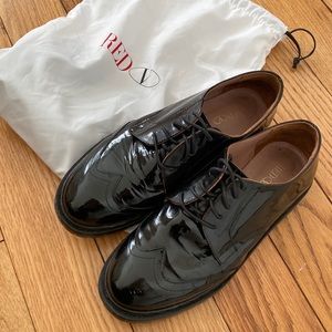 Valentino Red Patent leather Oxford brogues in black, size 37EU / 7 US